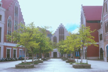 18764