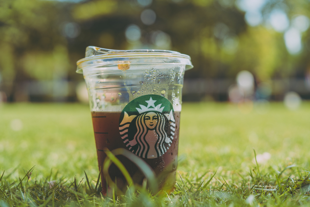 享受阳光,咖啡,你我