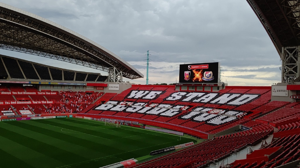 浦和红钻体育场tifo夺冠展示 #j联赛