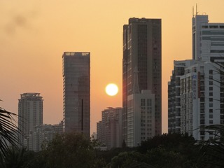 1000258128