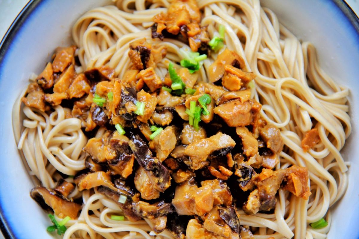 香菇酱炸酱面