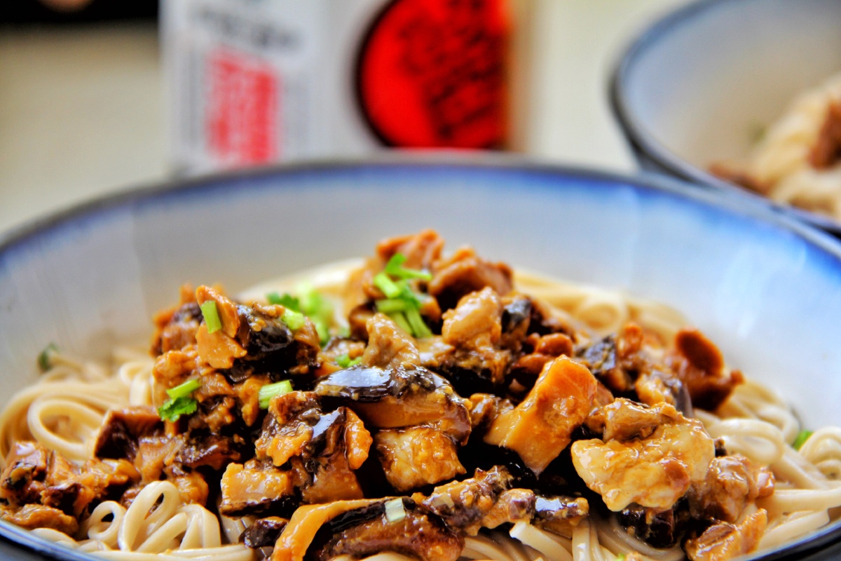 香菇酱炸酱面
