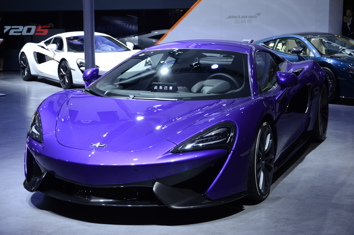 车展上的跑车迈凯伦mclaren