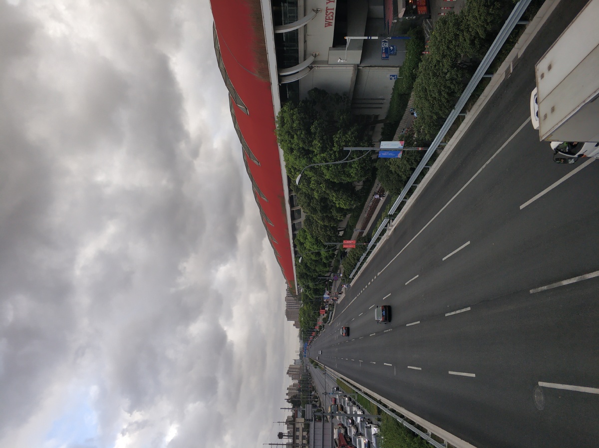 台风要来了1号线友谊西路地铁站