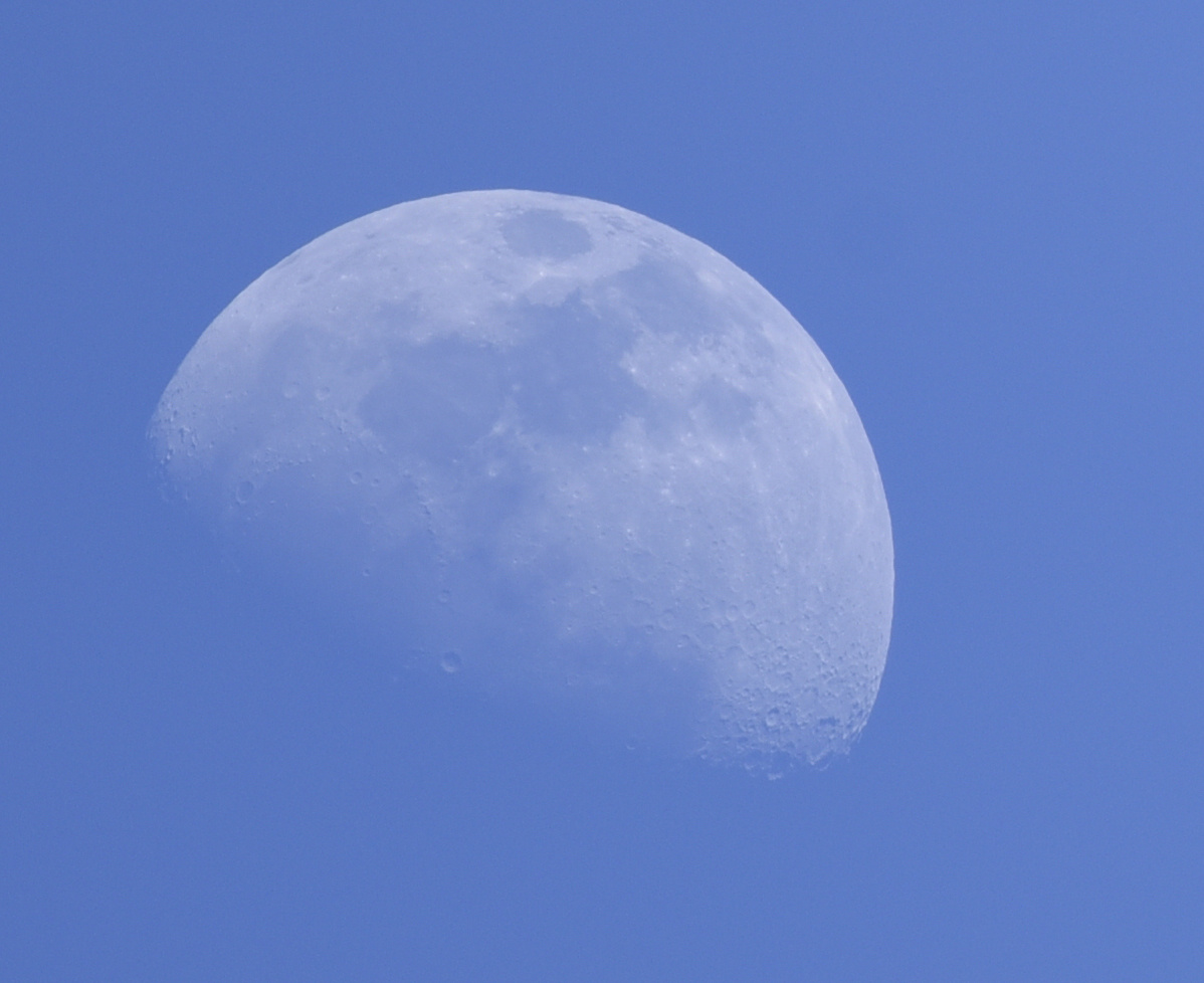 三亚 白天的月亮