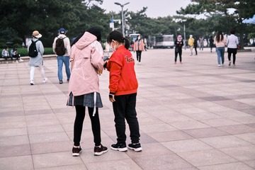 001
