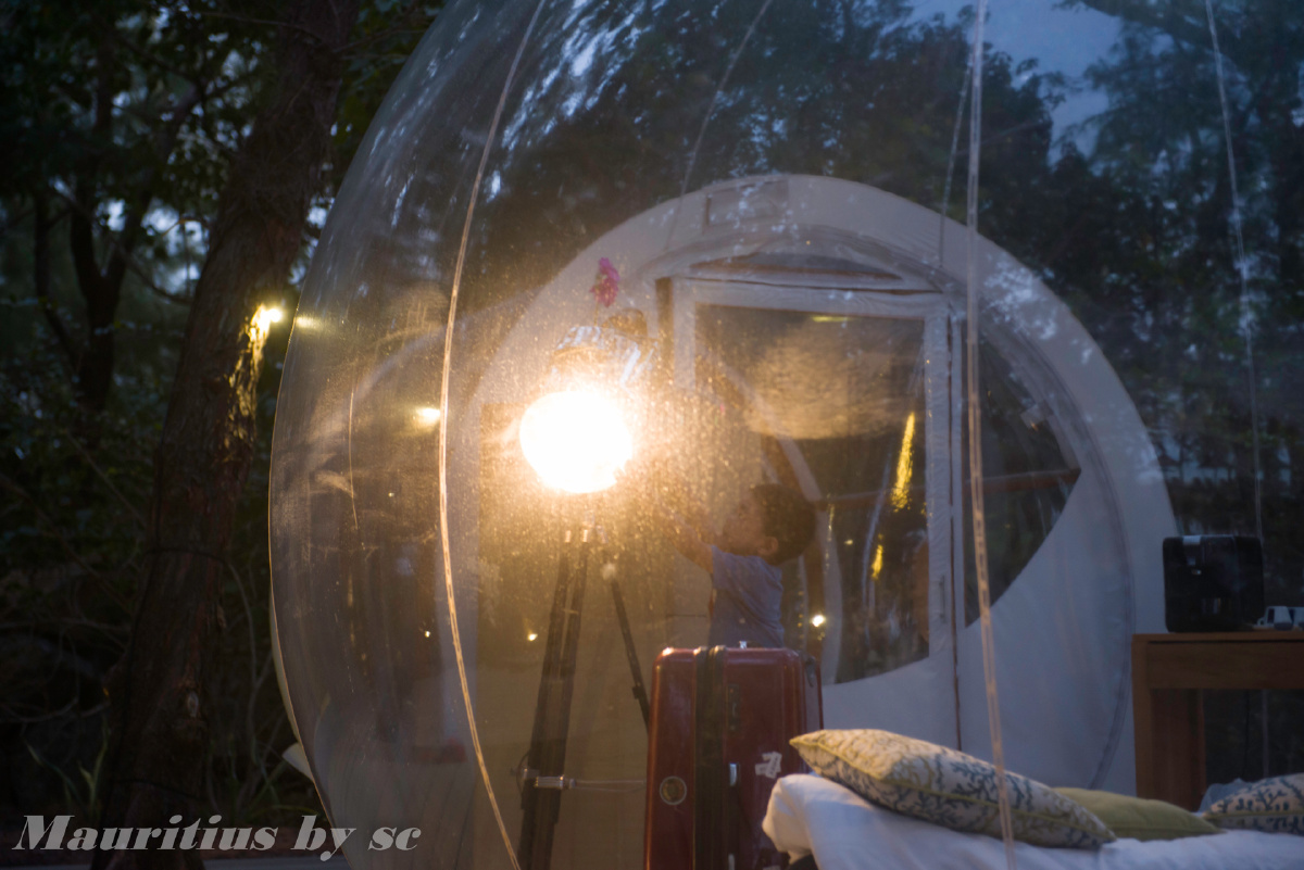 在泡泡里玩灯说帮我拍照打光