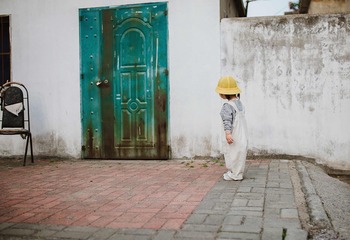 001