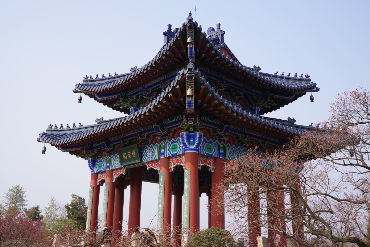 南京著名景区梅花山景点博爱阁.