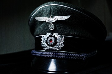 913322