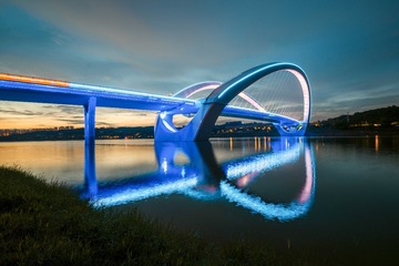 424469