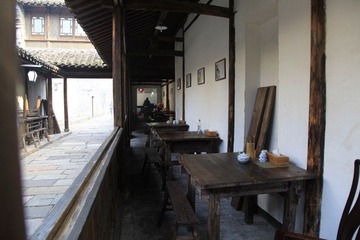太早了，还没有营业