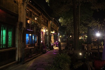 乌镇的酒吧街