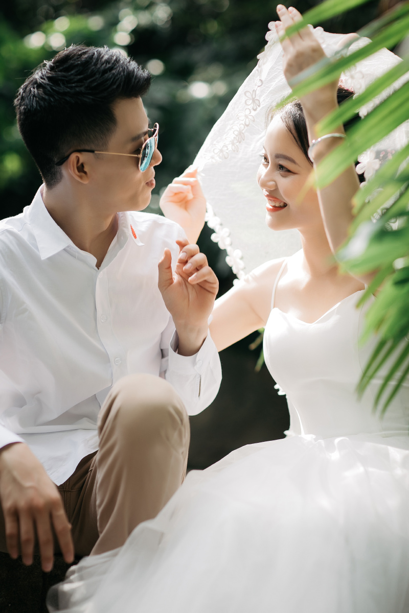 喜欢自然抓拍的一对新人00