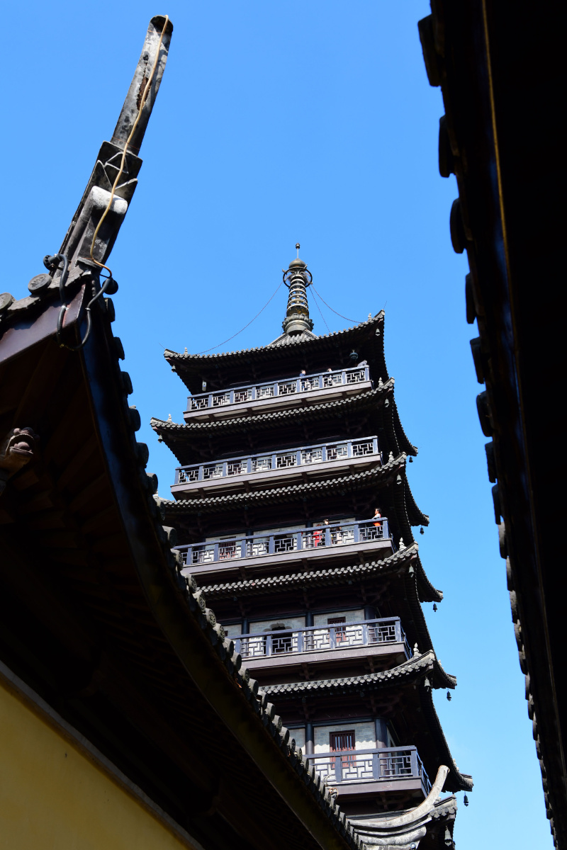 嘉兴南湖边上的壕股塔