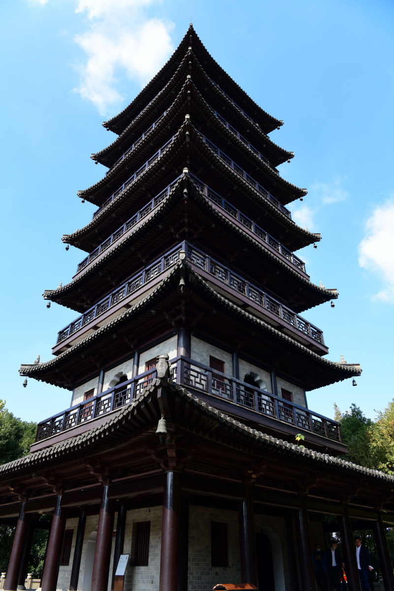 嘉兴南湖边上的壕股塔