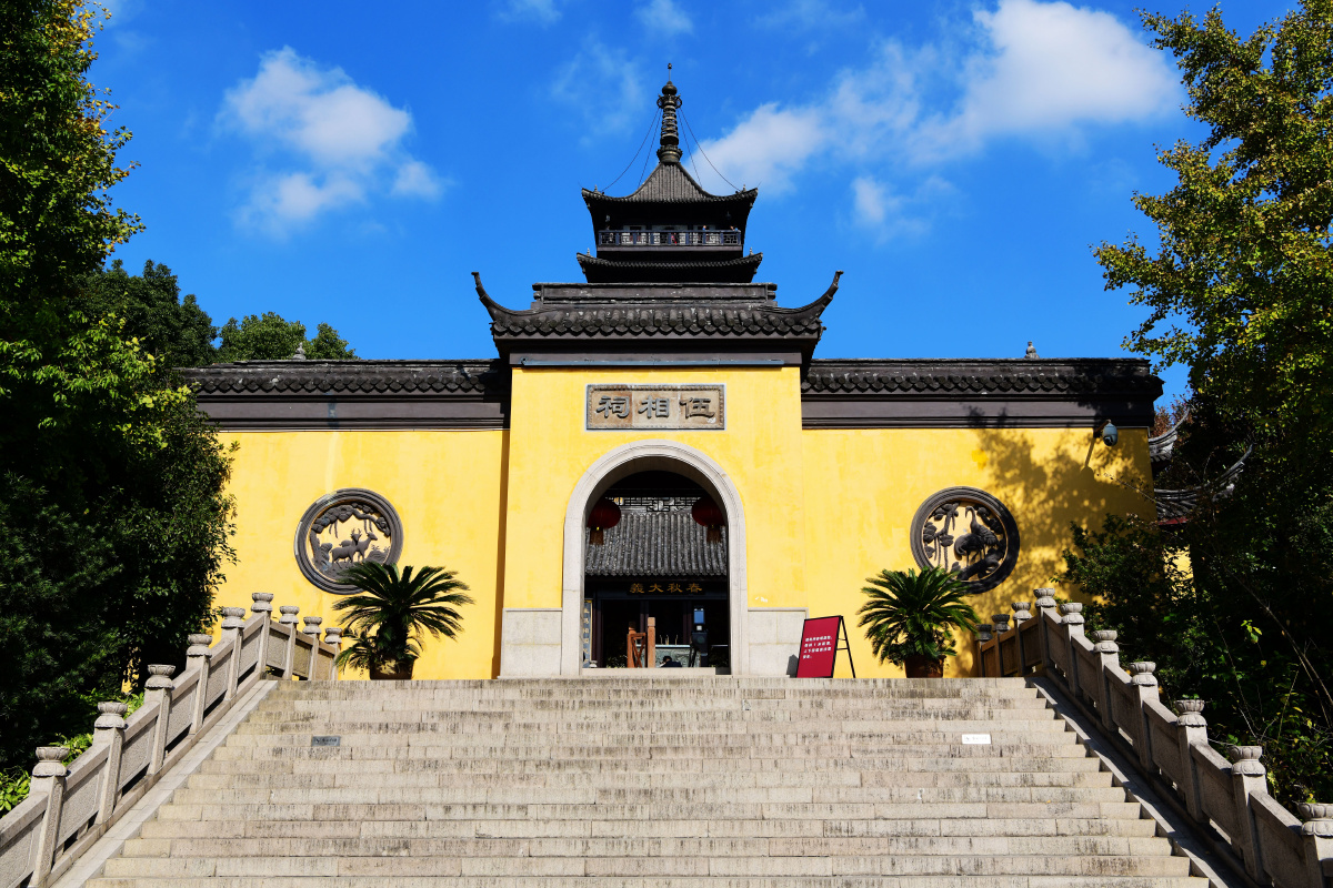 嘉兴南湖边上的壕股塔