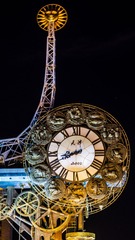 21025