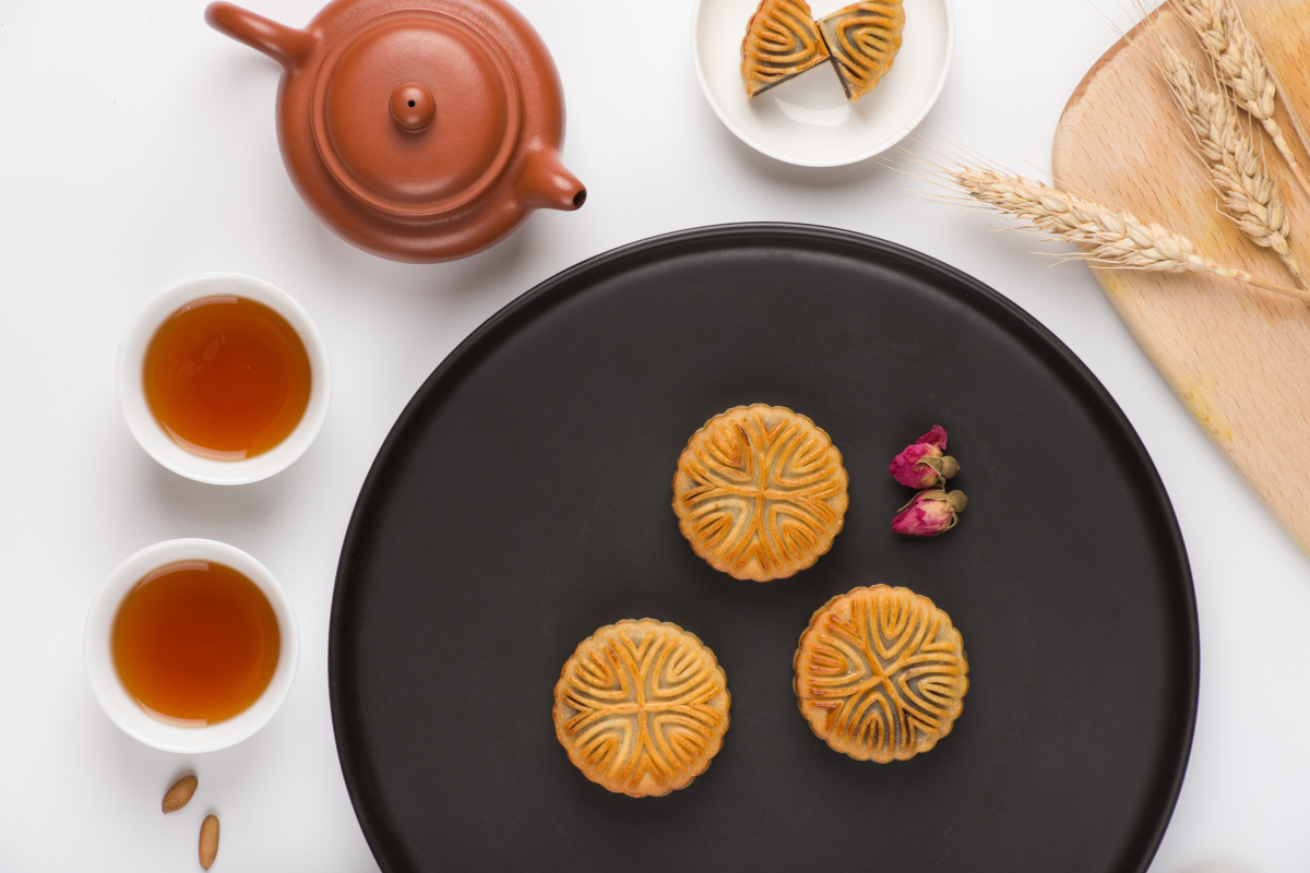 中秋佳节月饼与茶