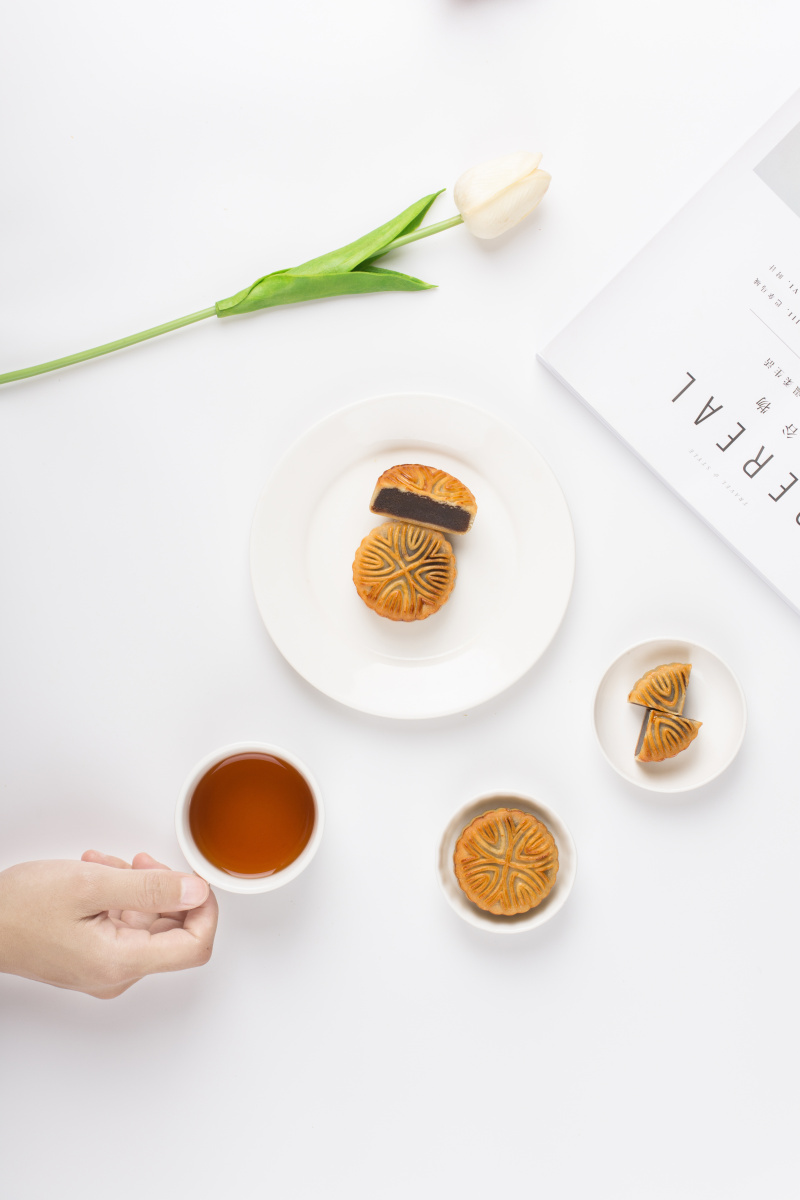 中秋佳节月饼与茶
