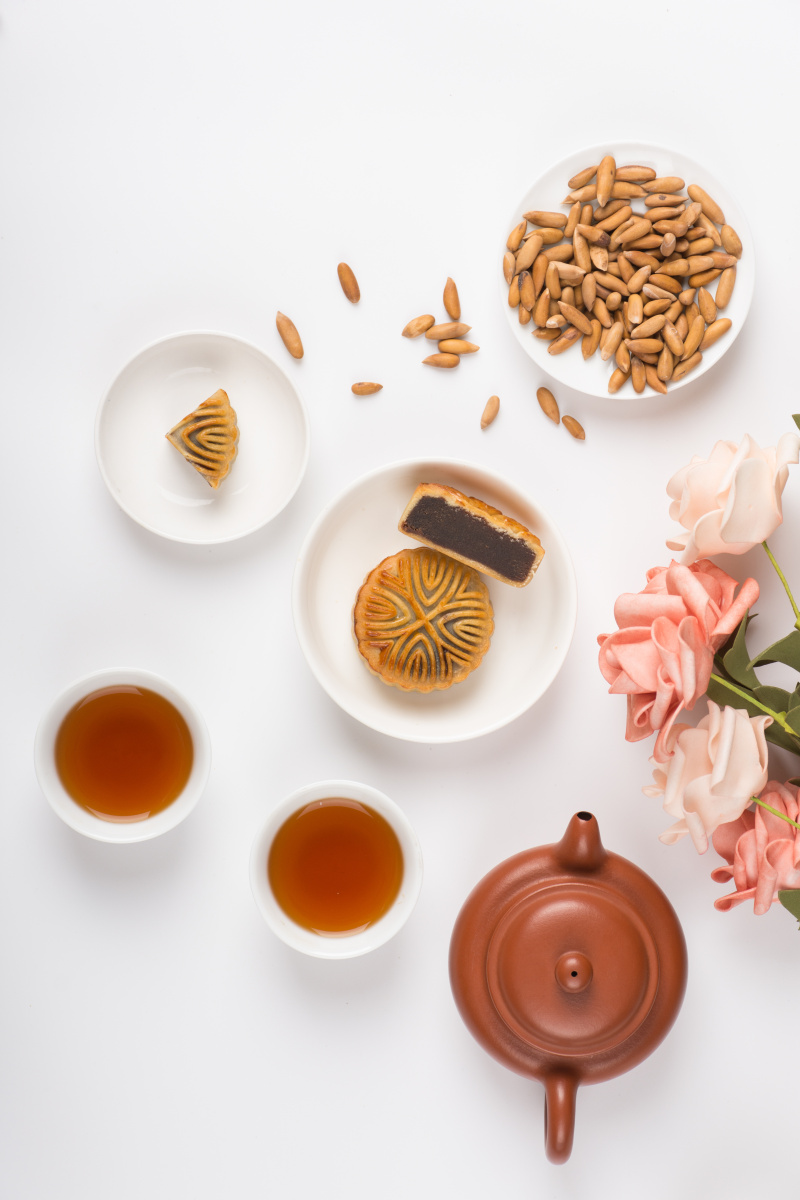 中秋佳节月饼与茶