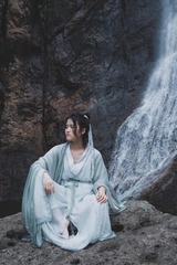 001