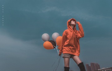 996473