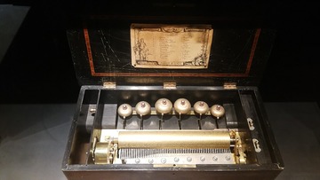 4716382