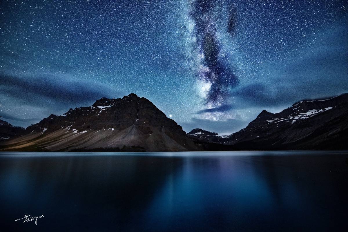 繁星六颗流星划痕空今夜弓湖的星空特别的迷人仿佛伸手可以触及及璀璨