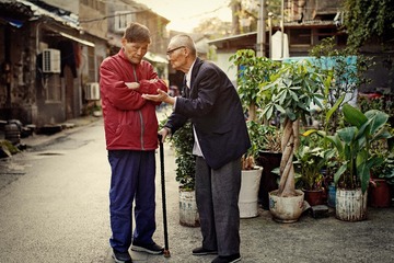 1-Neighbour Chatting