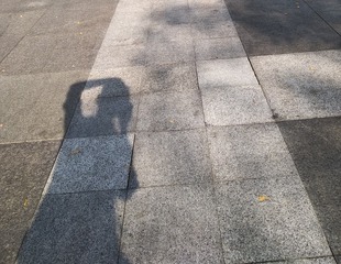 2610827