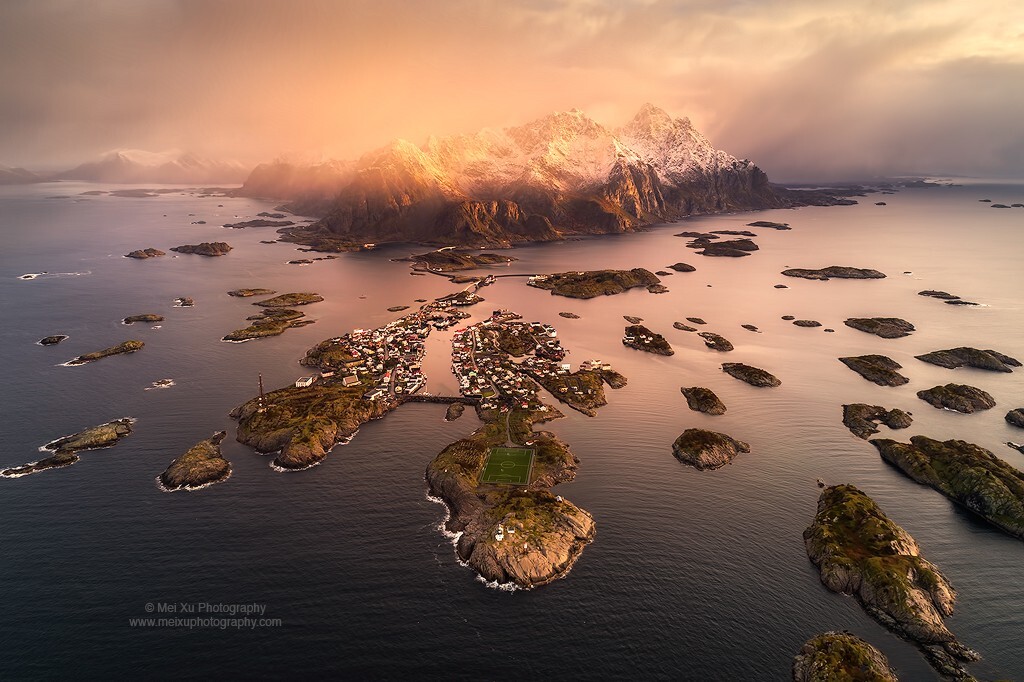 从空中俯瞰，挪威的这些群岛就像远洋舰队一样威风凛凛。