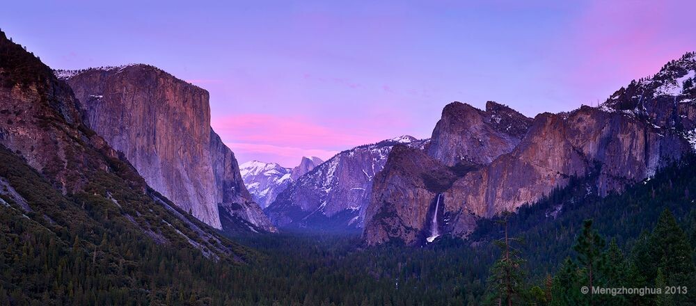 Tunnel View<br />
幽深美帝（Yosemite NP)的经典场景，三张拼接。