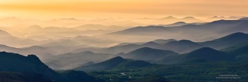 层峦叠嶂