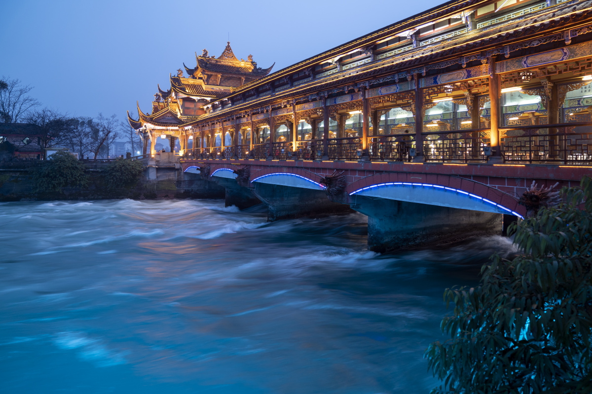 都江堰南桥夜景