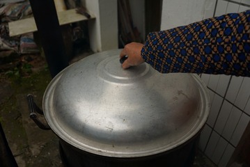 169446