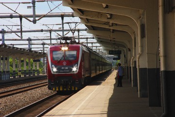 240930