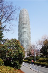162579