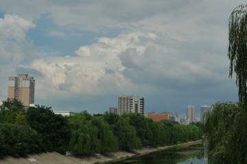 201043