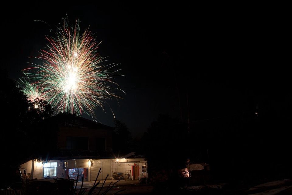家<br />
大年30，家人都在屋里打麻将！