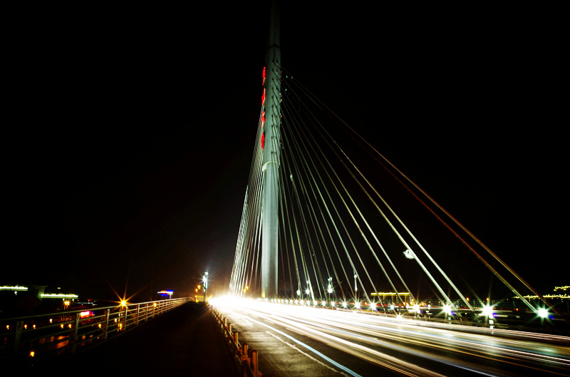 一座桥,名为奈何;一条河,名为忘川。