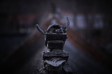 604301