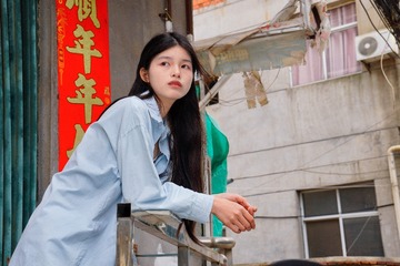 001