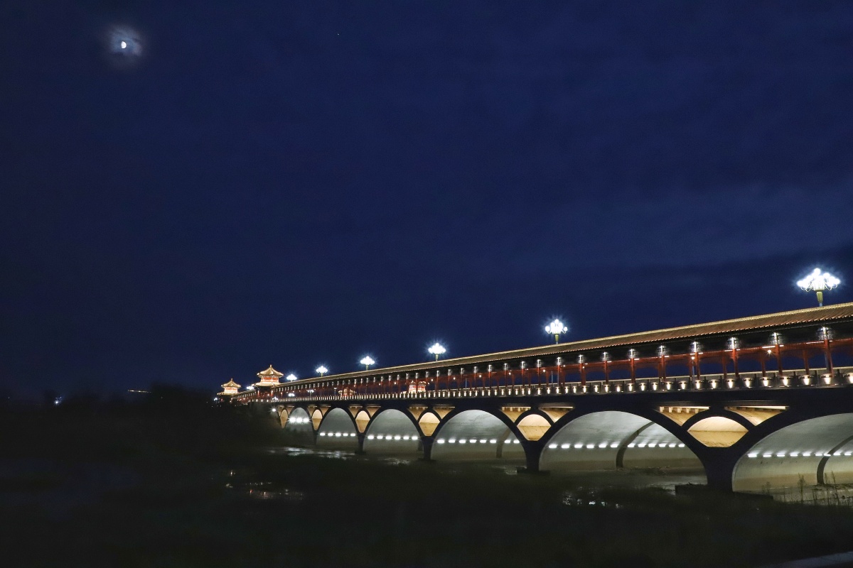 古色古韵溢彩流光练江湖景观大桥河南驻马店