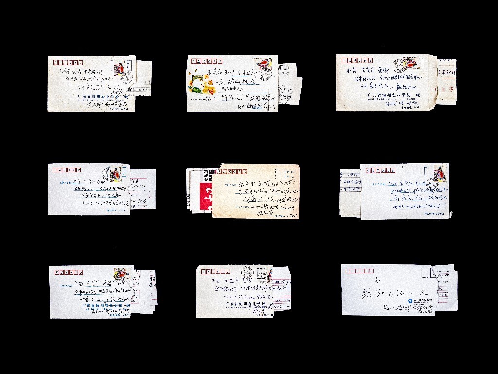 儿时与爷爷的往来信件,从爷爷的抽屉中找到(部分),一月一寄,学业较忙时会耽误数月,这种不连贯也成为了如今的遗憾。