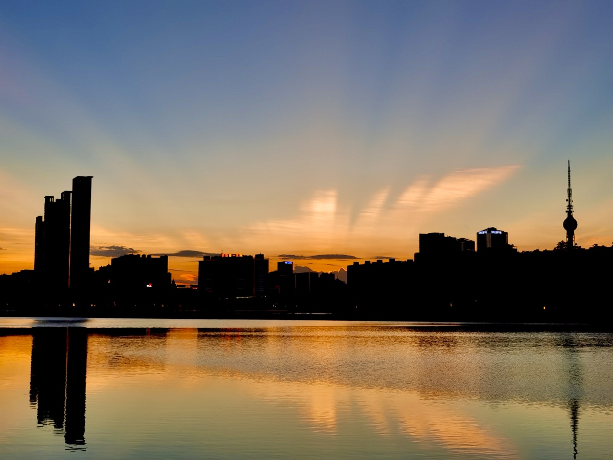 亚艺湖的傍晚摄于佛山亚艺公园