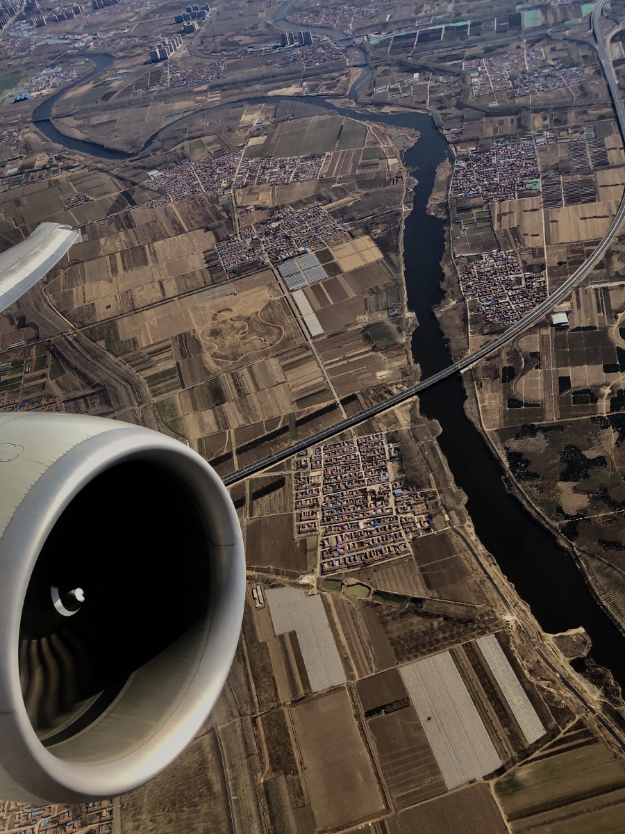 鸟瞰华北平原(飞机上接近北京降落时手摄)