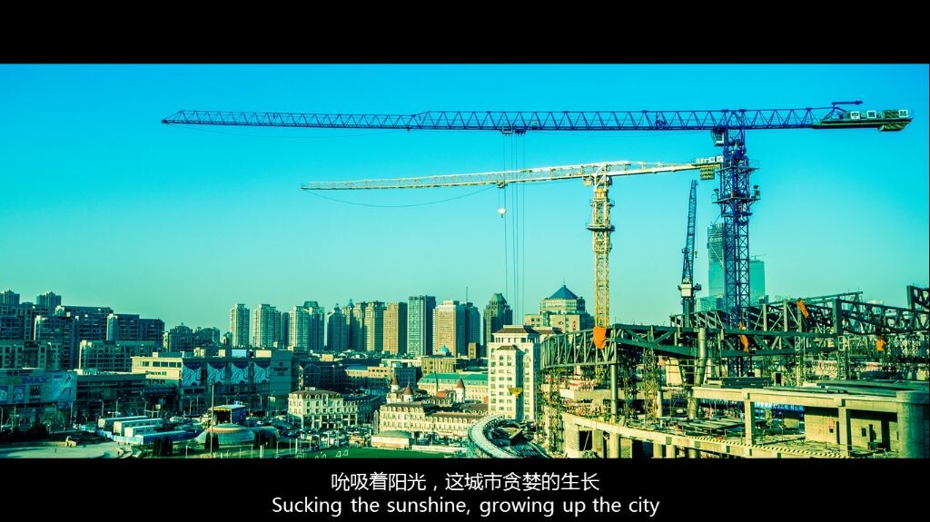 一直想调成电影感照片，却发现水平渣的令人发指。Anyway，还是很喜欢这张照片。我们的城市在生长，我们也在不断成长。