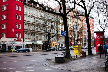 L1002556