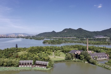 133050